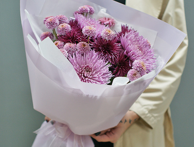 Bouquet of pink chrysanthemums photo